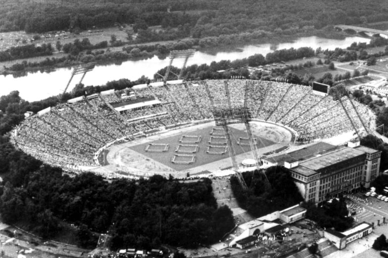 60 éve történt: A dorogi labdarúgó csapat az NDK olimpiai válogatott vendége volt