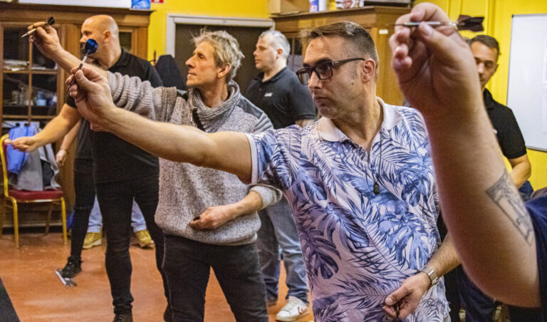 Feltörekvőben a darts Dorogon