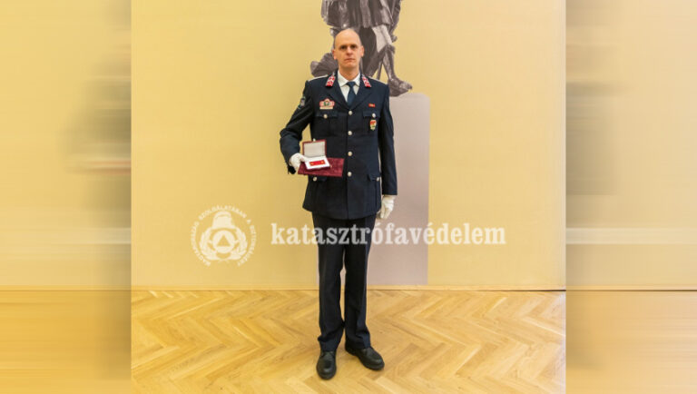 Tűzoltó hadnaggyá nevezték ki Rekeny Mátét