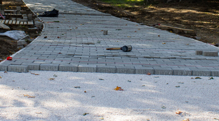 Újabb járdaszakasz újulhat meg Csolnokon