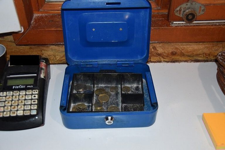 Letartóztatásban marad a dorogi rablópáros