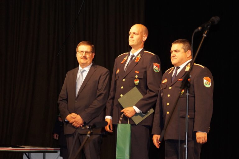 Esztergomi lánglovag lett a megye tűzoltója