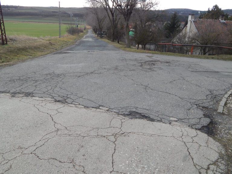 Megkezdődik a sárisápi Nádas köz felújítása