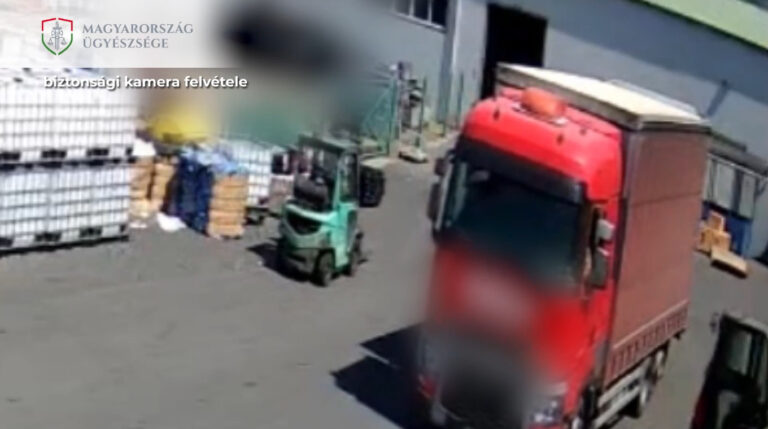 Kamionnal lopták a tartályokat