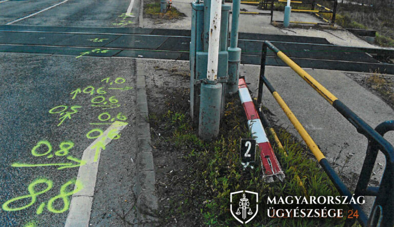 Letörte a vasúti sorompót