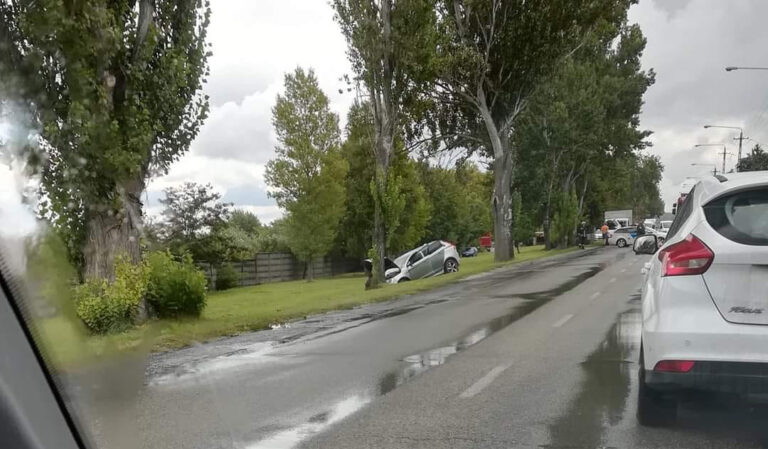 Három gépjármű ütközött össze Lábatlannál