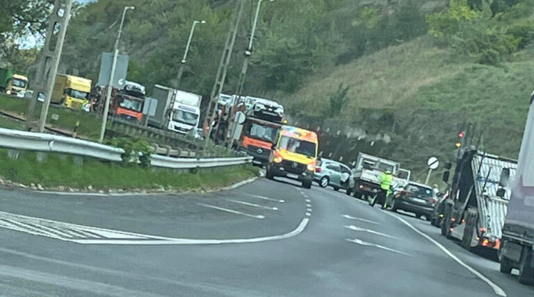 Két baleset is történt Nyergesújfaluban