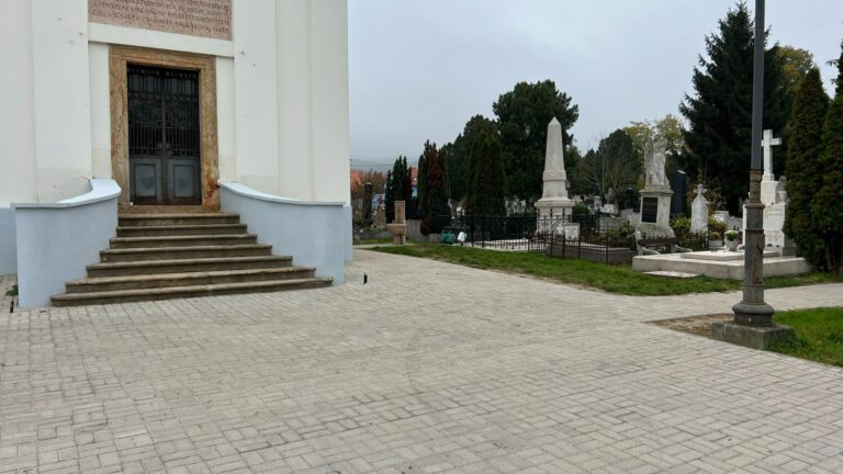 Megújultak Esztergom temetői
