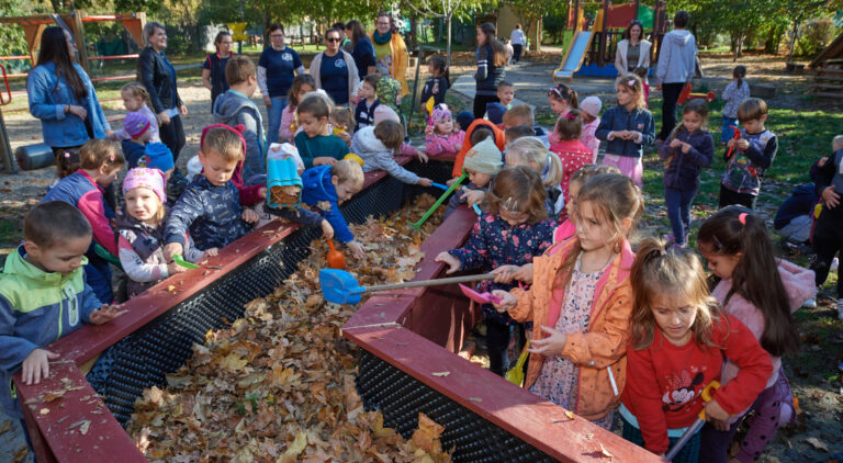 Magaságyás lett a Magyar Suzuki szabadtéri installációjából