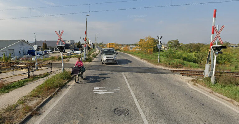 Lezárják a Retek utcai vasúti átjárót