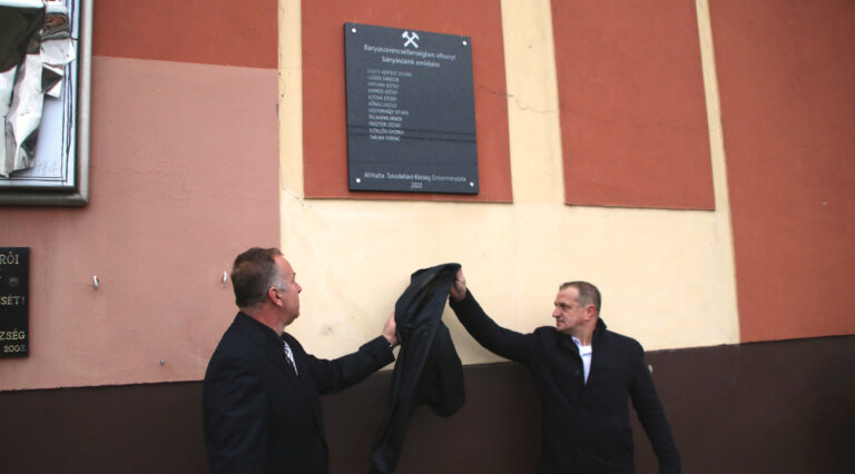 30 éves Tokodaltáró