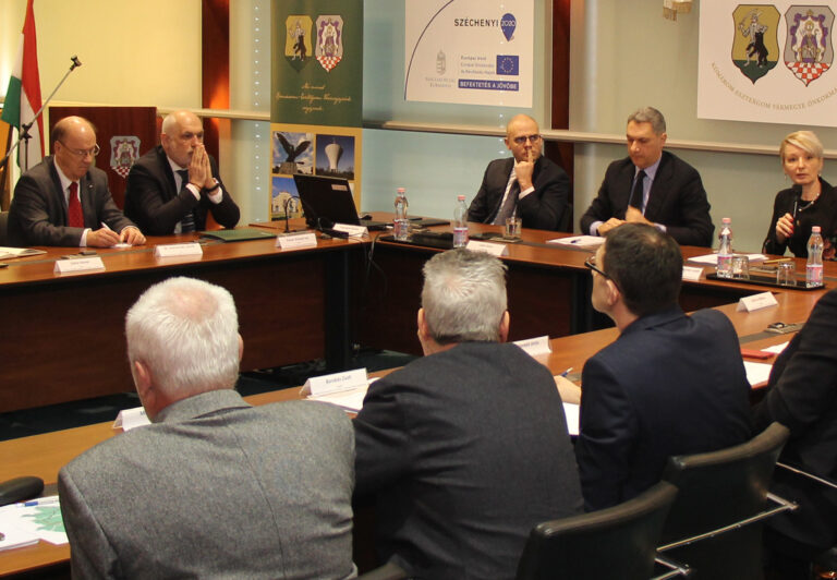 Lázár János beruházásokról egyeztetett vármegyénkben