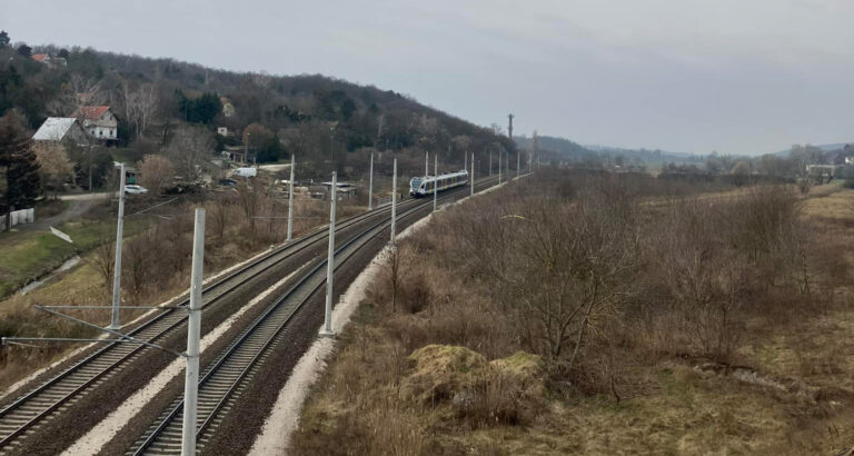 A Budapest-Esztergom vonalon megnő a menetidő
