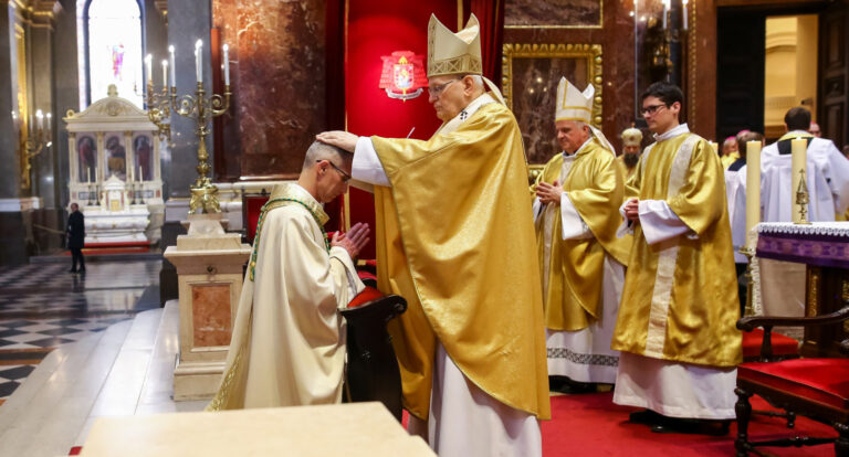 Püspökké szentelték Martos Levente Balázst