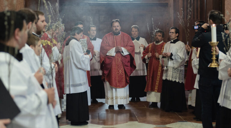 Virágvasárnapi szentmisét celebráltak az Esztergomi Bazilikában