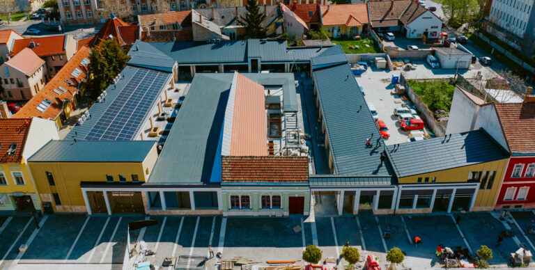 Színes programokkal nyitja meg kapuit az új Esztergomi Piac