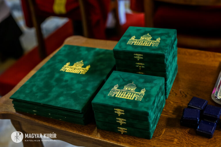 Szent Adalbert-díjakat adtak át Esztergomban