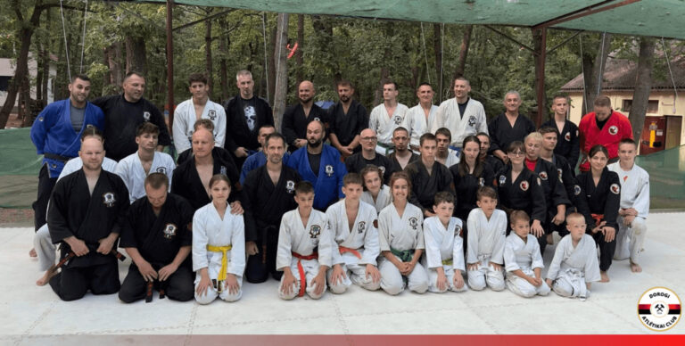 Edzőtáborban vettek részt a dorogi kempósok