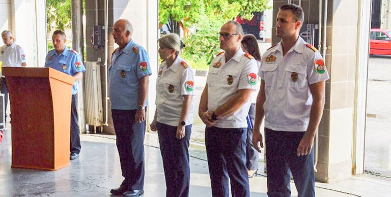 Őrnaggyá léptettek elő egy esztergomi tűzoltót