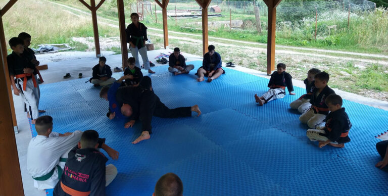 Nemzetközi edzőtáborban vettek részt a dorogi kemposok