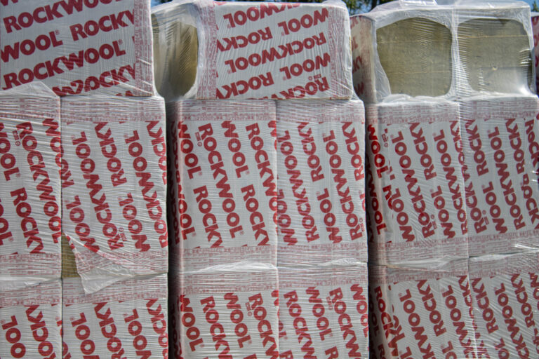 Az épületgépészeti és építőanyag-kereskedőket ellenőrzik vármegyénkben