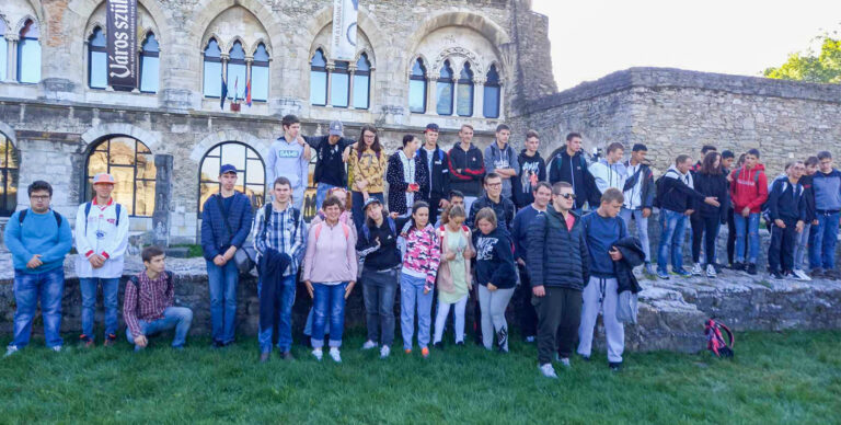 Tatára látogattak az esztergomi Montághosok