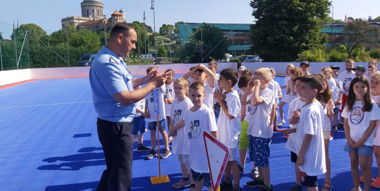 Négyéves a „Békás óra”