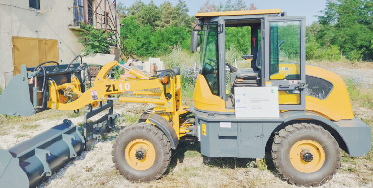 Pályázaton nyert anyagmozgató gépet egy mogyorósbányai cég