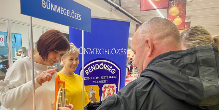 Bűnmegelőzési tanácsokat adnak a rendőrök