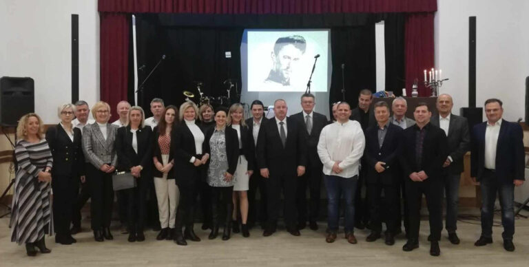 Felsőboldogfalván járt a dorogi delegáció