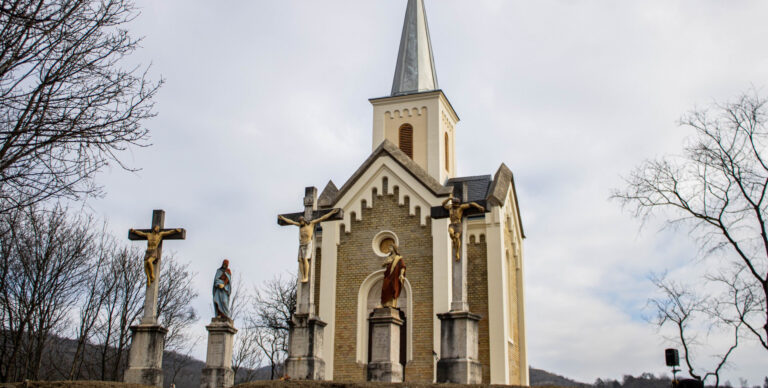 Fogadj örökbe egy stációt Esztergomban!