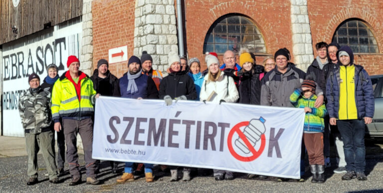 Az esztergomi repülőtér környékét takarították ki