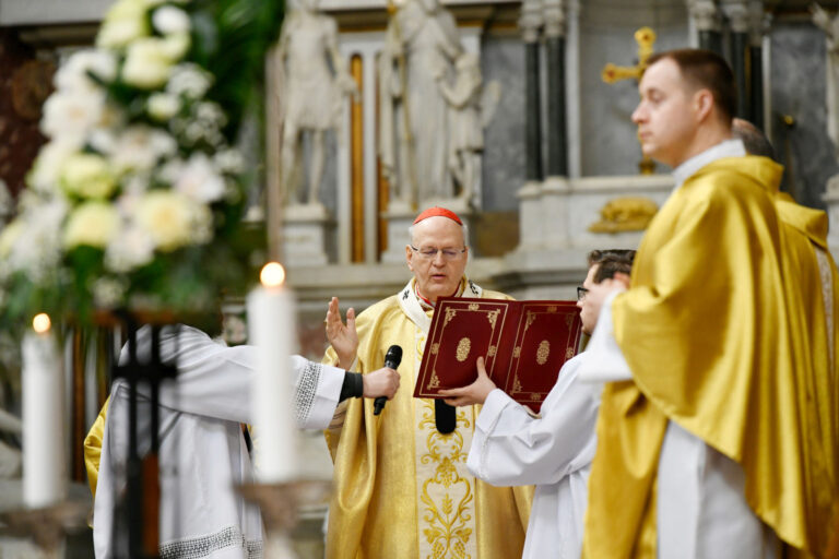 Erdő Péter húsvéti üzenete: Építsük az életünket az örök élet reményére!