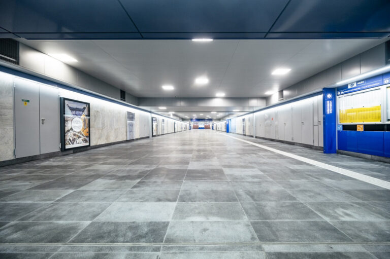 Megnyílt a Nyugati pályaudvaron a felújított keresztaluljáró