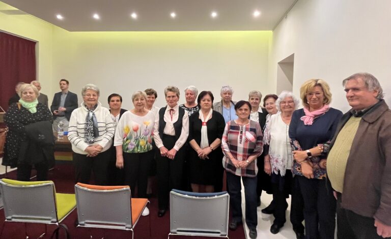 A Dorogi Nyugdíjas Egyesület is megünnepelte a költészet napját