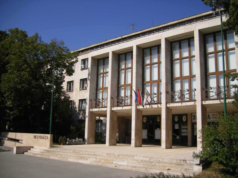 A hátrányos helyzetűeket segíti vármegyei önkormányzat programja