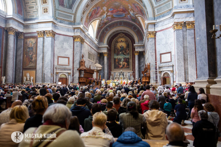 Esztergomban zárult az Országos Engesztelő Mindszenty-zarándoklat