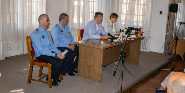 Rendőröket jutalmaztak Dorogon