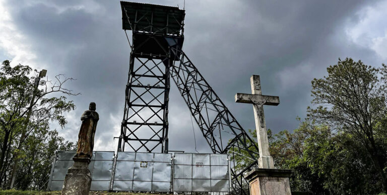 Folytatódnak a munkálatok a dorogi aknatoronynál