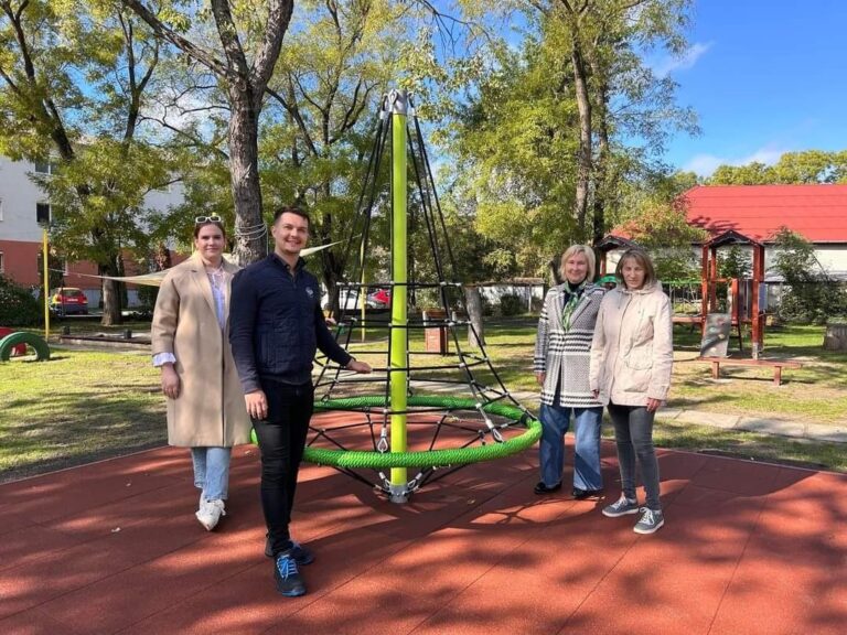 Bővült a Dorogi Hétszínvirág Óvoda játékparkja