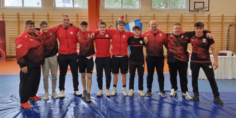 Csapatbajnokságon vettek részt a dorogi birkózók