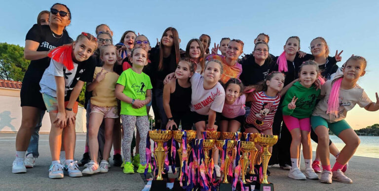 Világbajnokságon remekeltek a dorogi táncosok