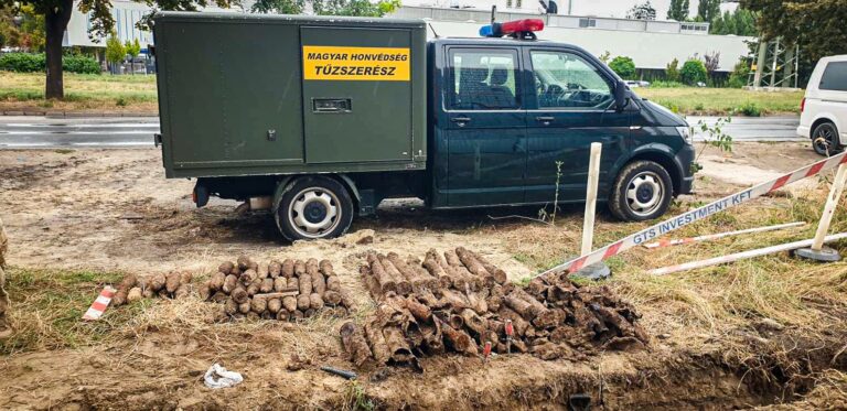 Idén már 1500 alkalommal riasztották a tűzszerészeket robbanótestekhez