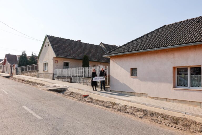 Járdaszakasz újult meg Süttőn