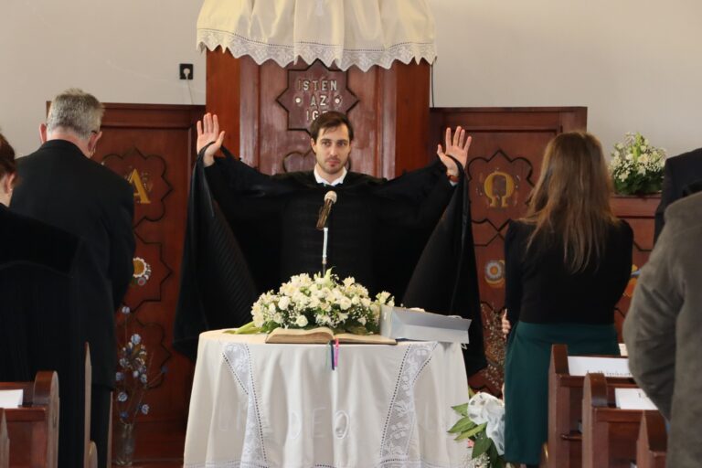 Hivatalosan is beiktatták a Dorogvidéki Református Egyházközség lelkipásztorát