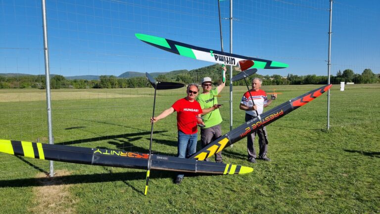 Modell repülő kupát szerveztek Esztergomban