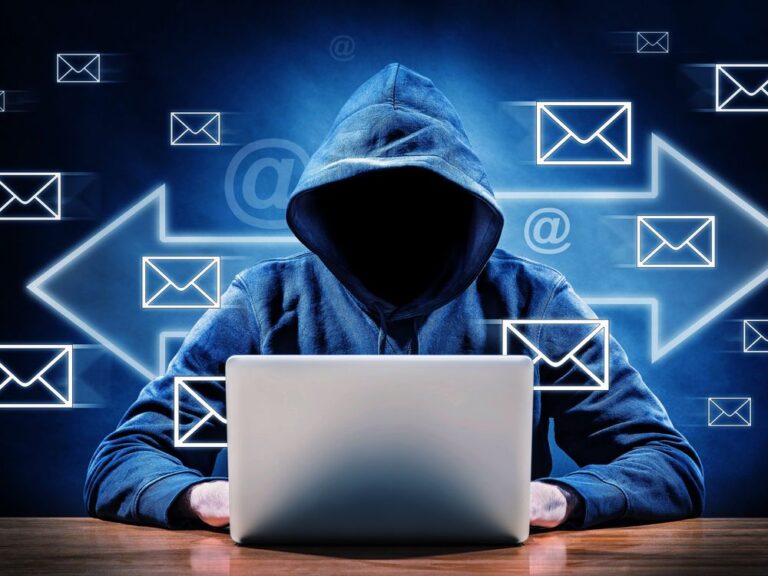 Túlfizetés visszatérítése – csaló e-mailre figyelmeztet a Hatóság