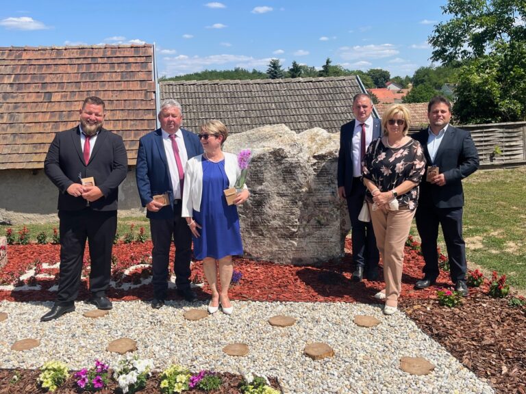 Nyolcszázadik születésnapját ünnepelte Epöl