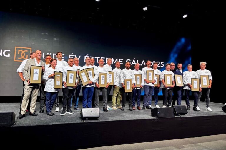 Elismerést vehetett át a 42 Restaurant a Dining Guide Év Étterme Gálán