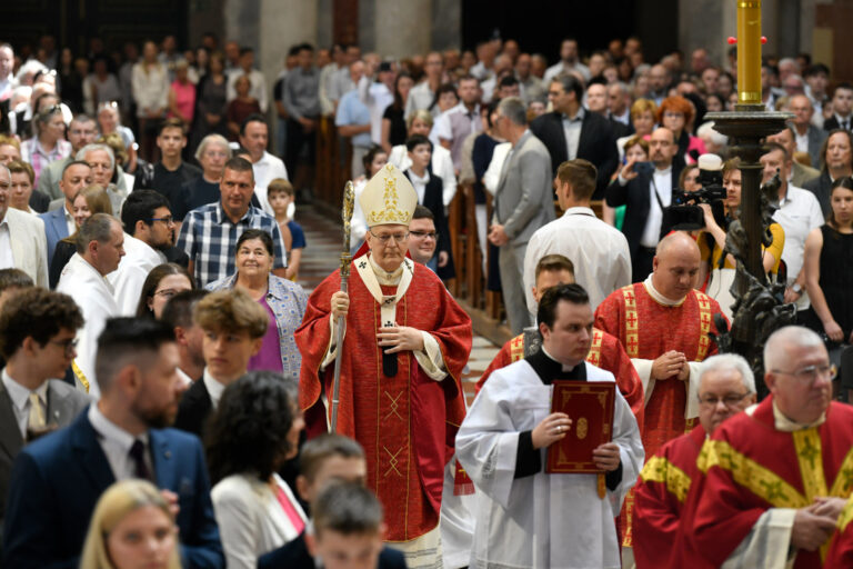 Erdő Péter: A Szentlélek egyesít bennünket
